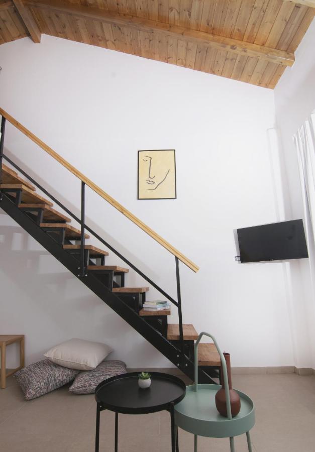 Iades Suites Афитос Екстериор снимка