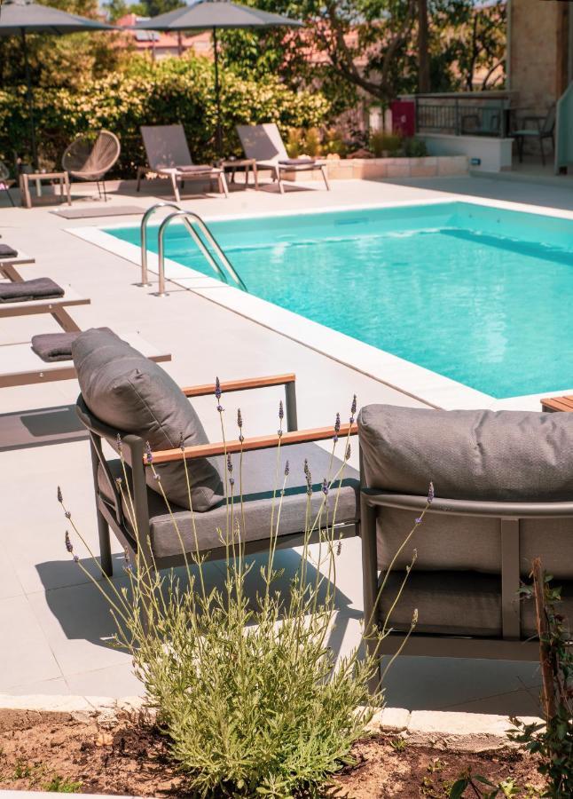 Iades Suites Афитос Екстериор снимка