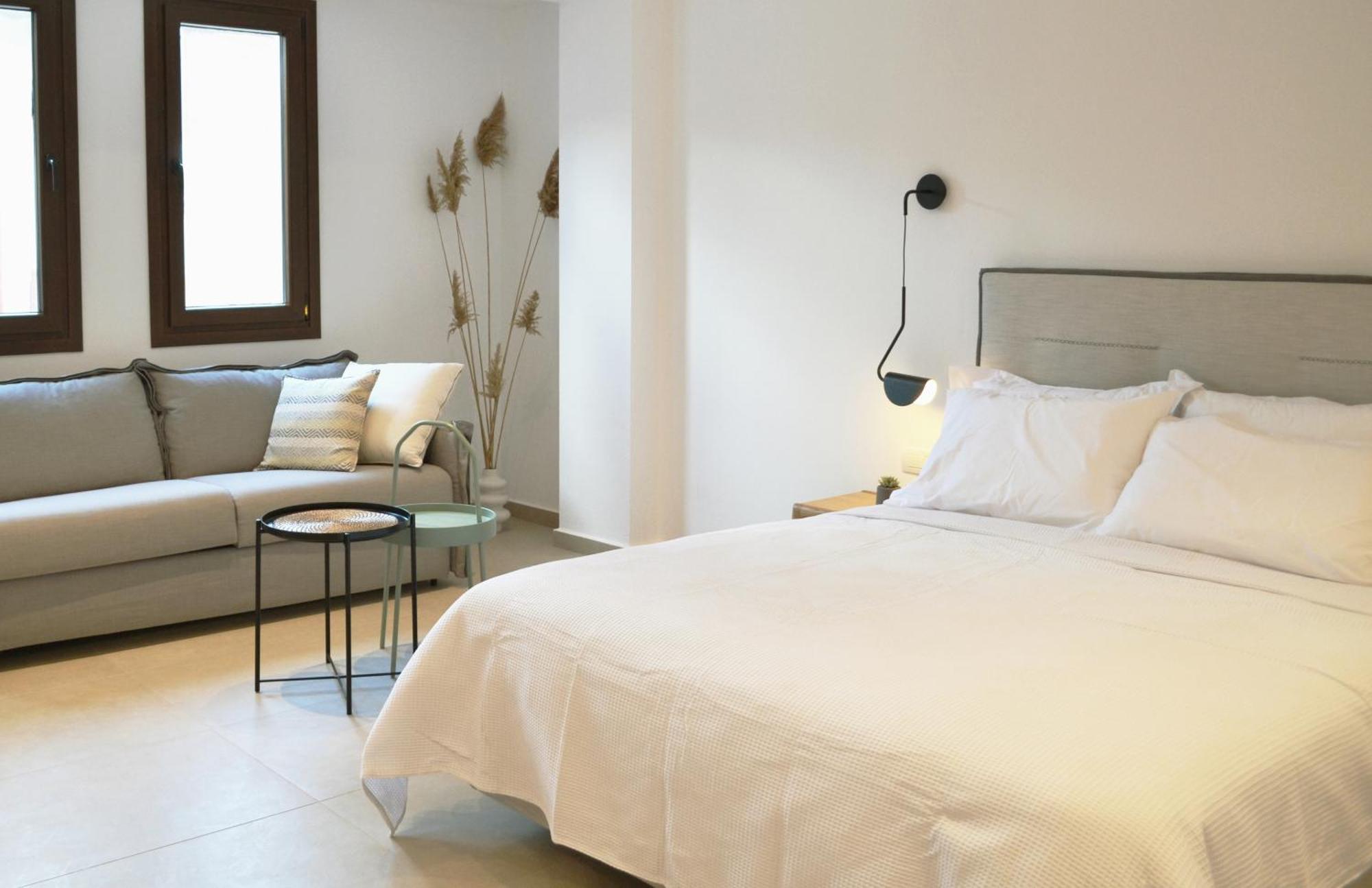 Iades Suites Афитос Стая снимка